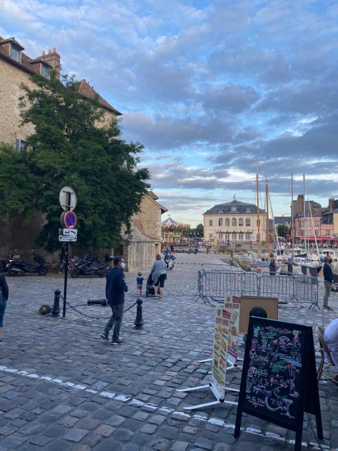 Le Ti Wi Studio En Plein Coeur Du Vieux Bassin Honfleur Exteriör bild