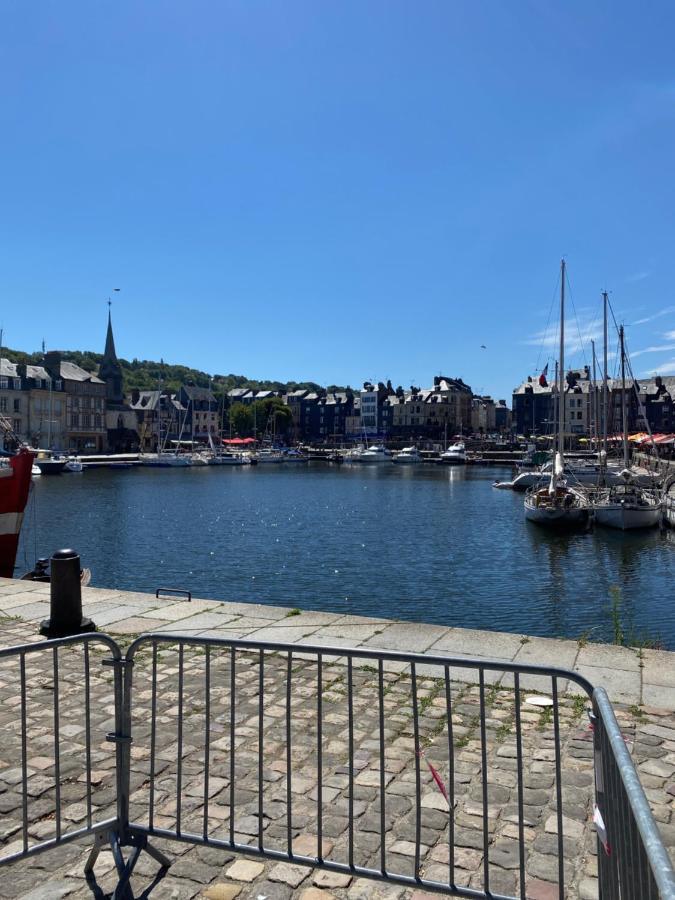 Le Ti Wi Studio En Plein Coeur Du Vieux Bassin Honfleur Exteriör bild